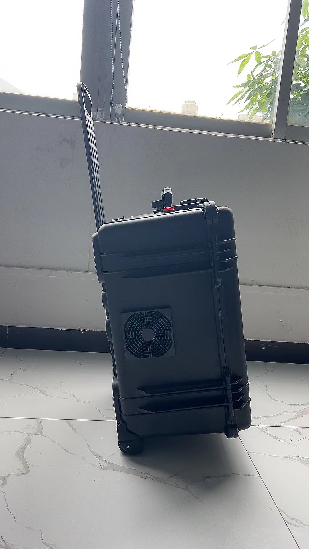 玉泉街道手拉箱型移动通信干扰器